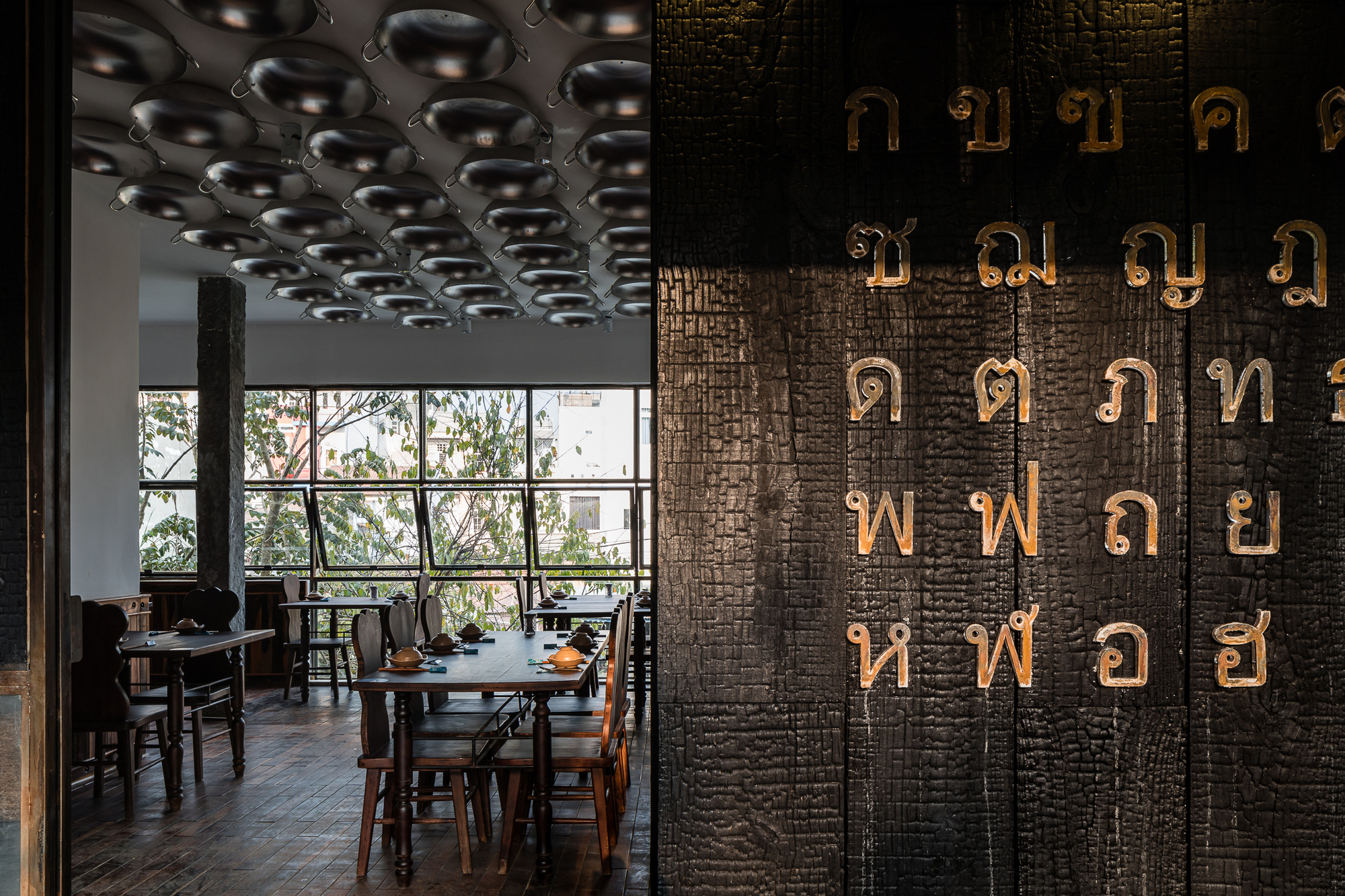 Gallery of YAM Restaurant / Sawadeesign Studio 17