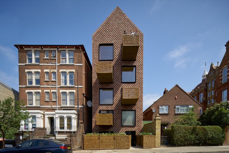 13 Residential Projects that Use Raw Brick Facades - Image 9 of 14