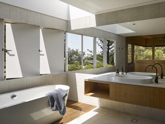 Corymbia House / Paul Butterworth Architect - Interior Photography, Bathroom