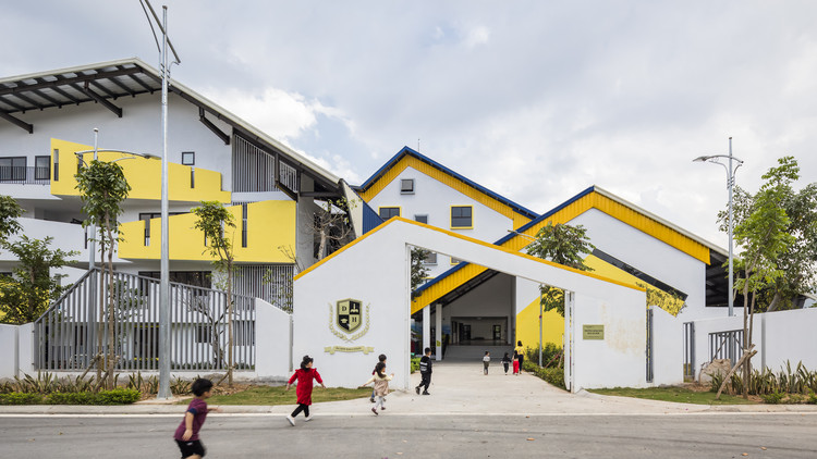 Da Hop Kindergarten and Primary School / 1+1>2 Architects - Exterior Photography, Windows, Facade