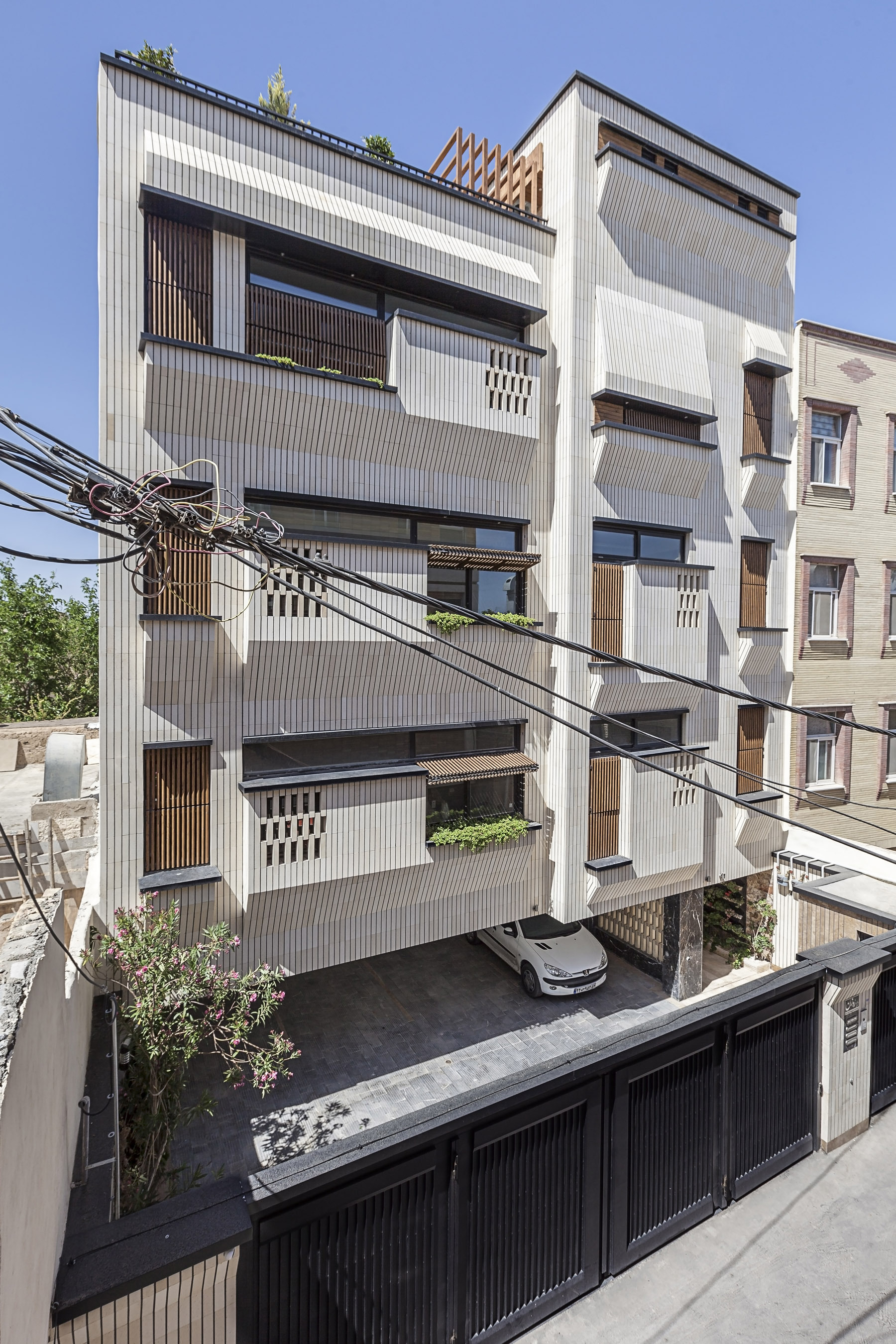 Gallery of Rouzan Residential Building / Seyed Hamed Jafari 12