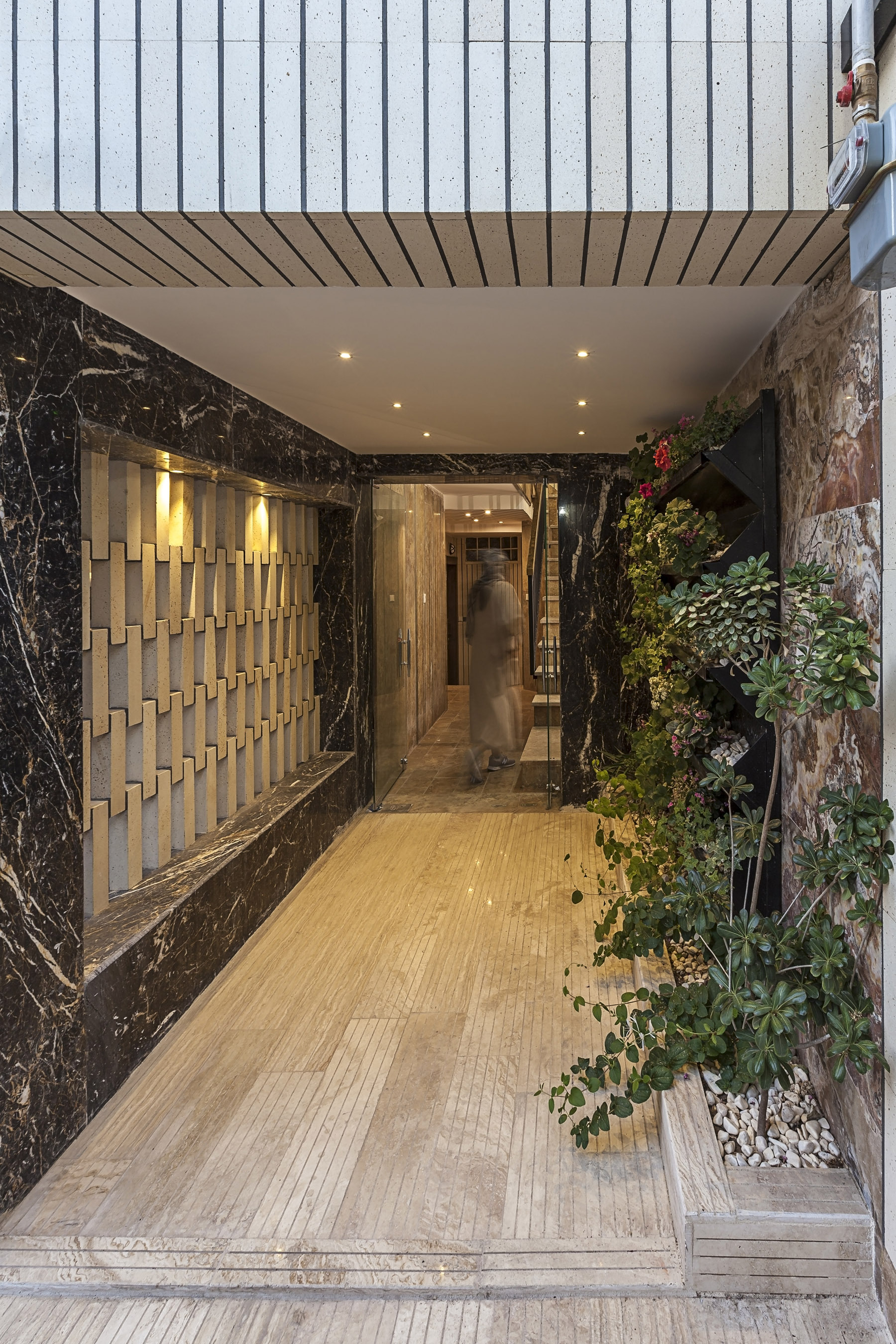 Gallery of Rouzan Residential Building / Seyed Hamed Jafari 14