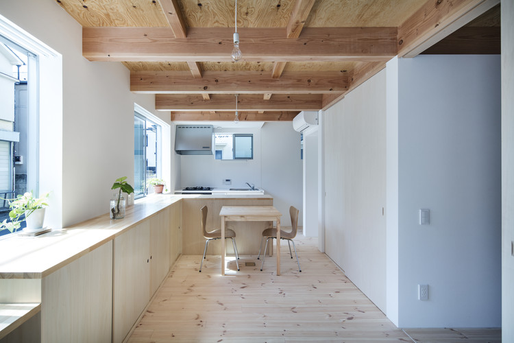 Casa ventosa / suzuki architects - Fotografía interior, Cocina, Madera, Encimera