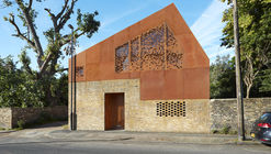 Rusty House / Stolon Studio Ltd.