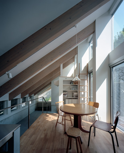 House in Gakuenmae / Fujiwaramuro Architects - Table, Chair, Wood, Windows, Beam, Facade