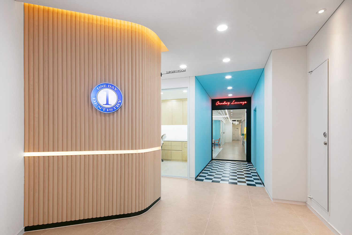Gallery of Oneday Dentistry Share Office / Design m4 - 1