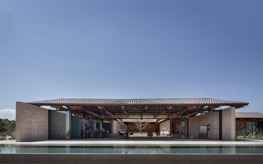 Architecture in Mexico: Residential, Hospitality, Cultural, and Public Space Projects with Pools Architecture in Mexico: Residential, Hospitality, Cultural, and Public Space Projects with Pools - Image 19 of 45