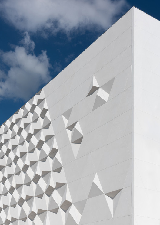 Fachada Liverpool Mérida / Miguel de la Torre Arquitectos Fachada Liverpool Mérida / Miguel de la Torre Arquitectos - Fotografia de Exterior, Fachada