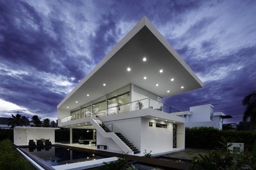 Swimming Pools in Colombian House Architecture - Image 15 of 15