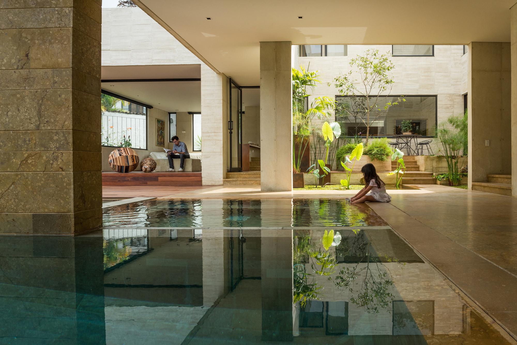 piscinas en la arquitectura de casas en