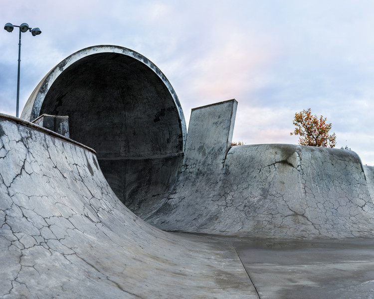 摄影作品 | 加利福尼亚粗野主义代表:滑板公园 / Amir Zaki - 更多图片