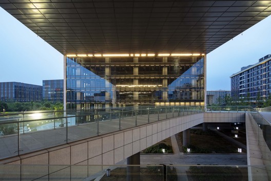 Kingboard Centre / Aedas Kingboard Centre / Aedas - Exterior Photography, Glass