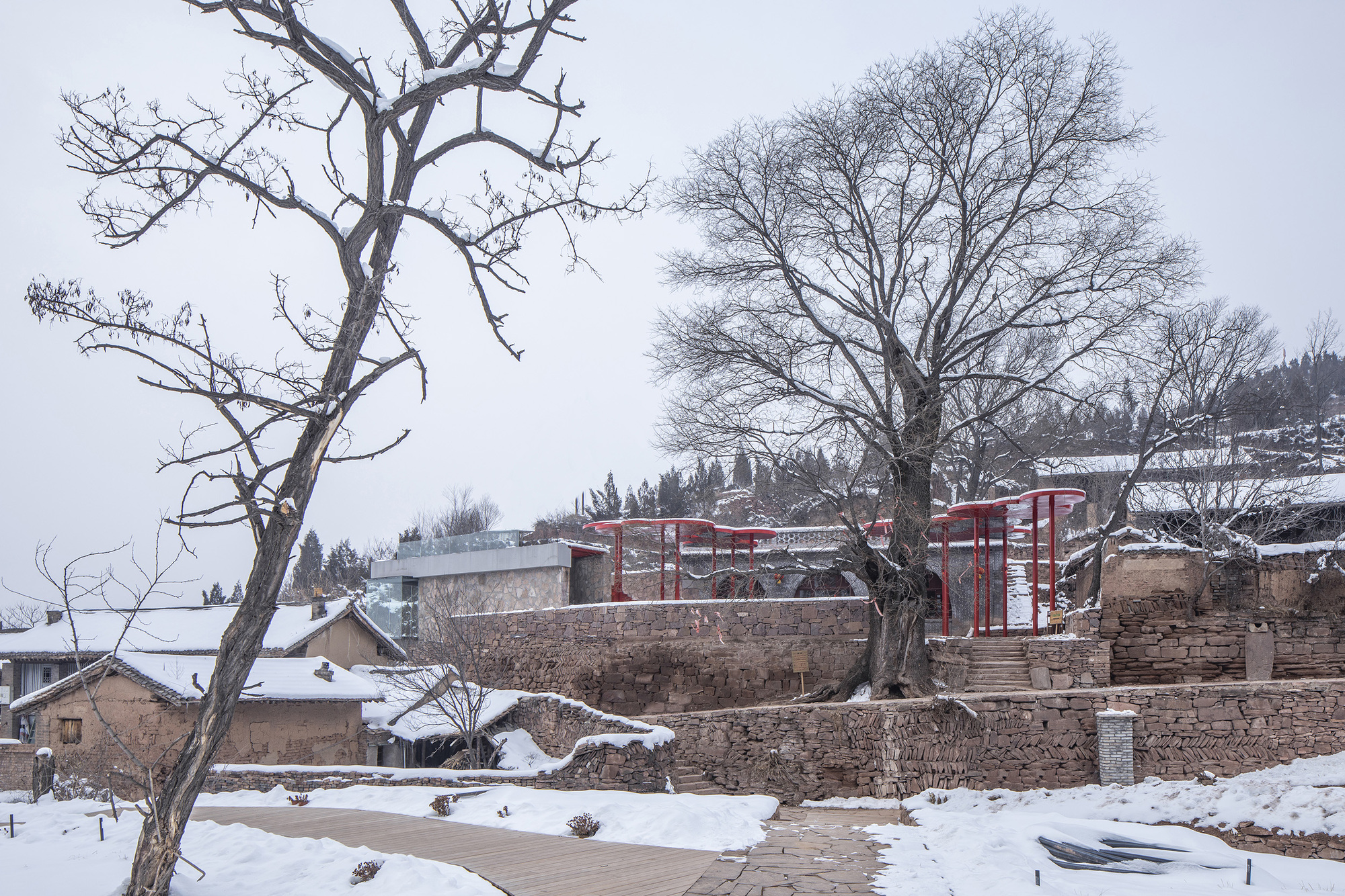 Gallery of Threshing Ground under the Big Locust Tree / 3andwich Deisgn