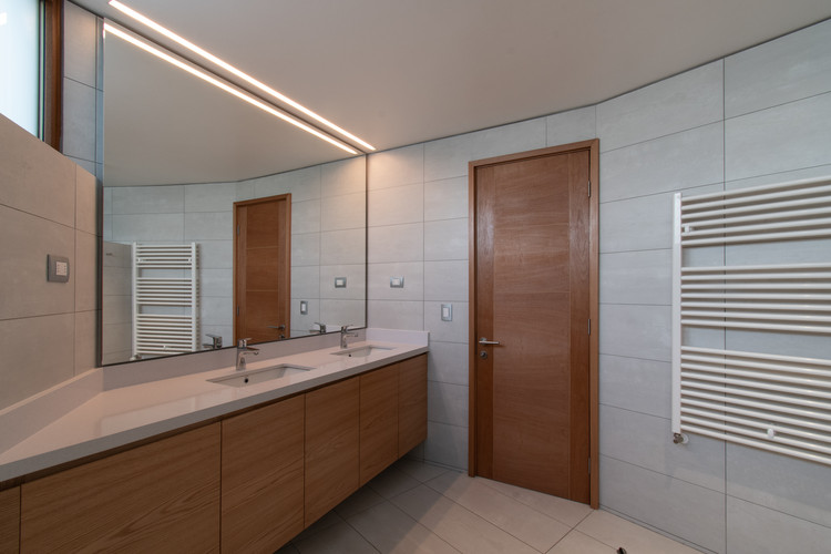 Casa NG / Lambiasi + Westenenk Arquitectos - Fotografía interior, Baño, Tarjas, Encimera