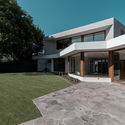 Casa NG / Lambiasi + Westenenk Arquitectos - Fotografia de Exterior, Casas, Jardim, Fachada