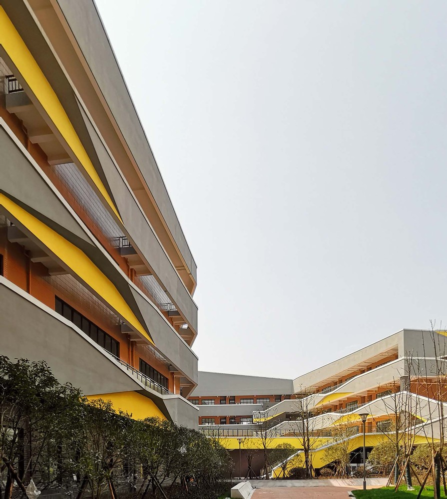 宁波市江北区甬江实验学校 / DC国际 - 建筑图