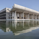 Palace of Assembly - Le Corbusier. Image © Roberto Conte