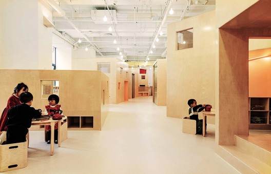 乐享小鹿幼托空间 / 合作舍建筑事务所 - 室内图, 楼梯