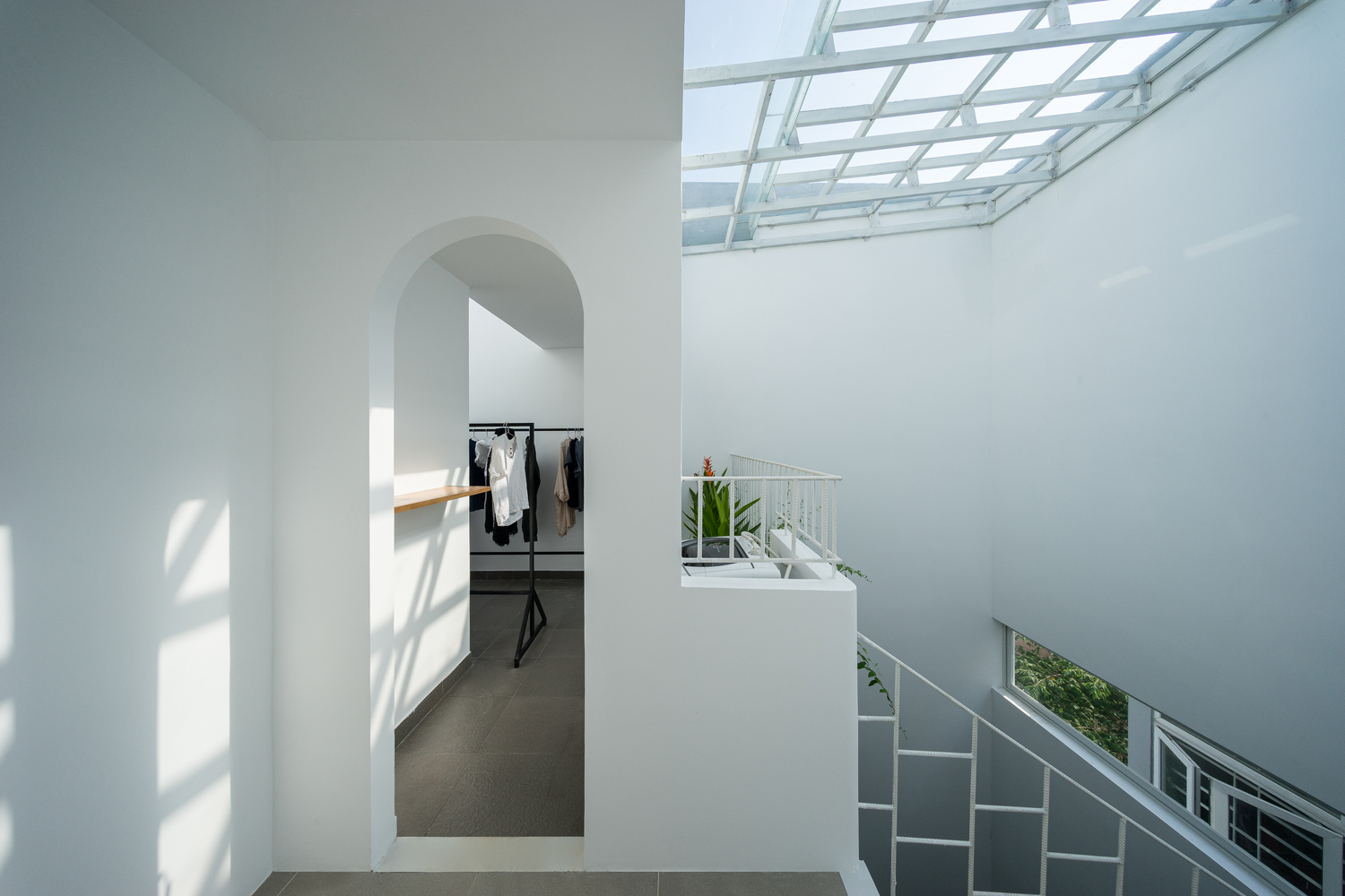 Gallery of 8 Design Solutions Creating Comfortable Interiors - 9