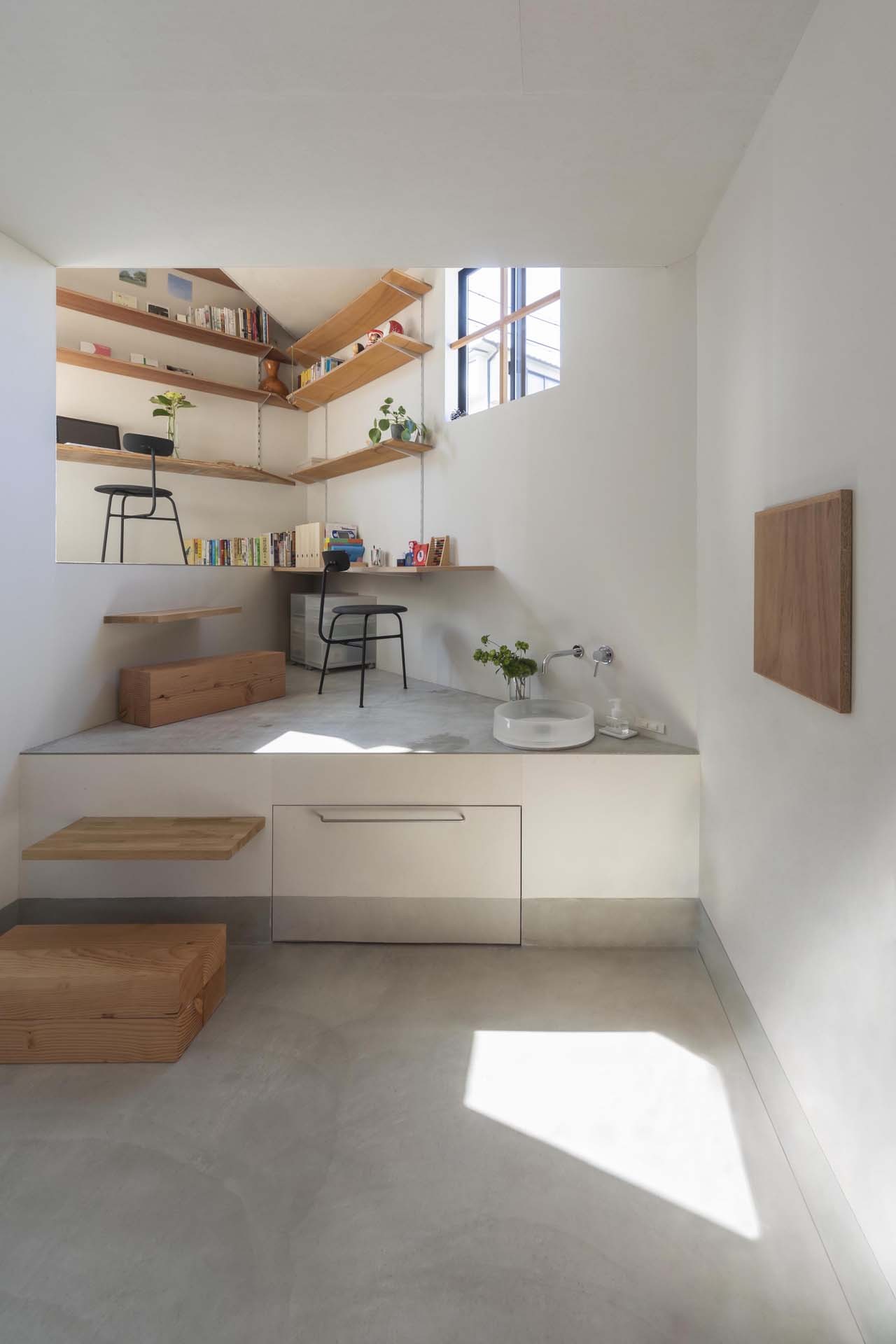 Gallery of House in Takatsuki / Tato Architects - 15