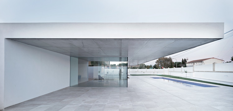 The House of Jesus  / Rubens Cortés Arquitectos + Raúl Rodríguez Ruiz (RRR) - Exterior Photography