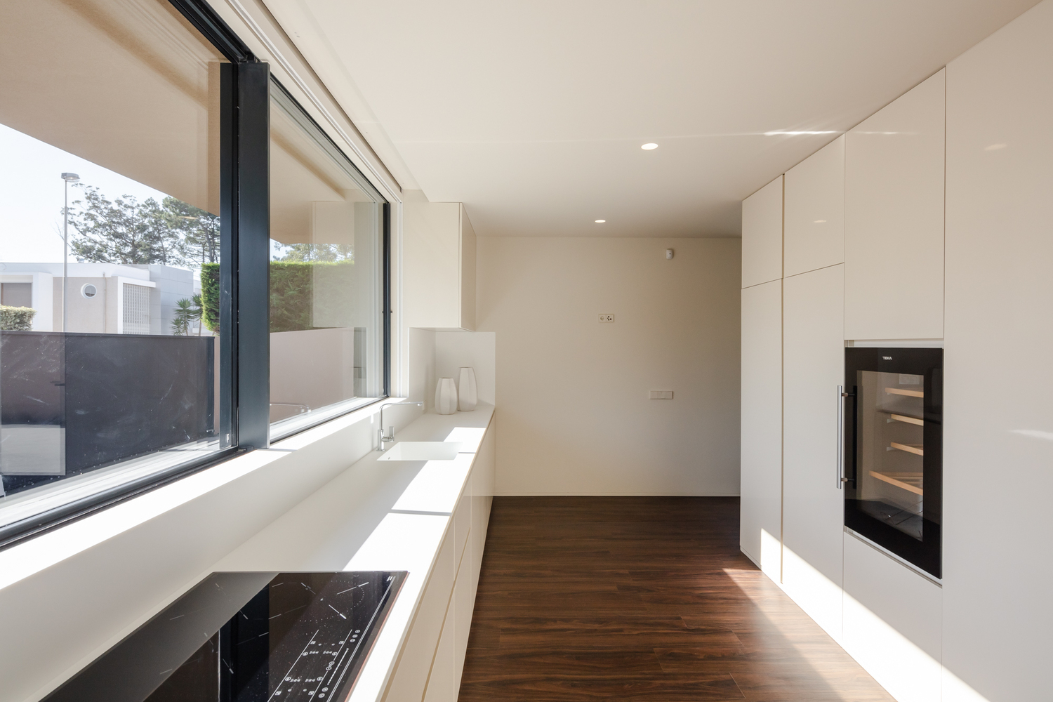 Casa Areia / Raulino Silva - Fotografia de Interiores, Cozinha, Fachada, Porta, Viga, Bancada