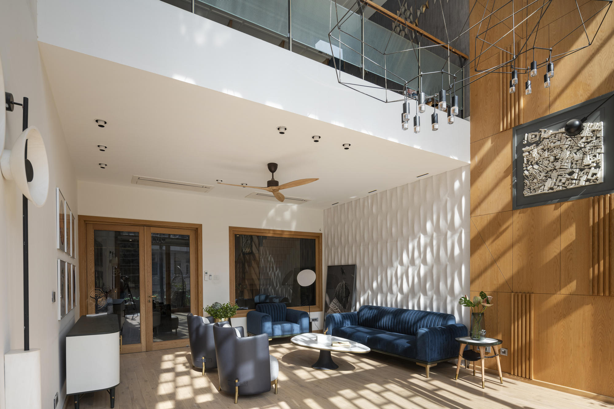 Galería de Casa pantalla / Spaces Architectska 16