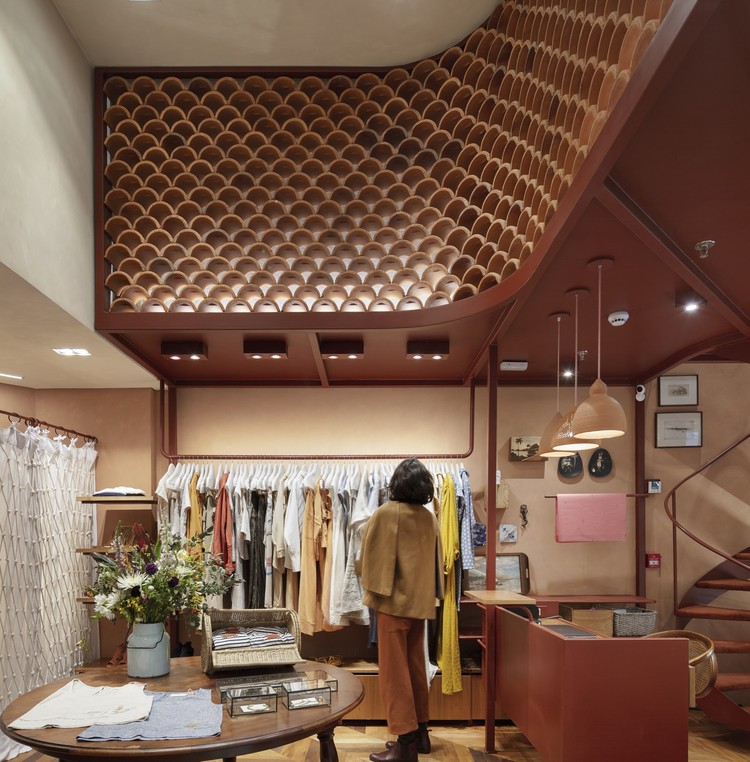 Loja Le Soleil d´été / messina | rivas - Mais Imagens