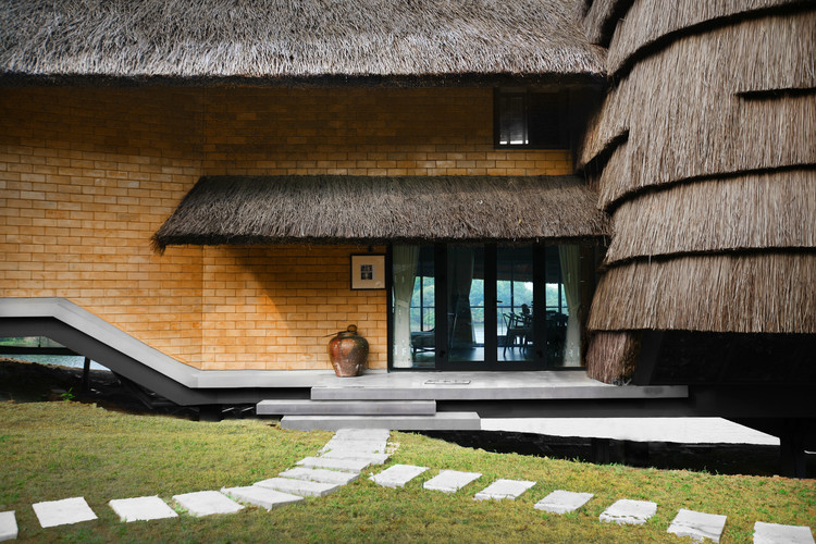 Mr. Hung's House / 1+1>2 Architects - Exterior Photography, Stairs, Facade, Windows, Garden, Courtyard