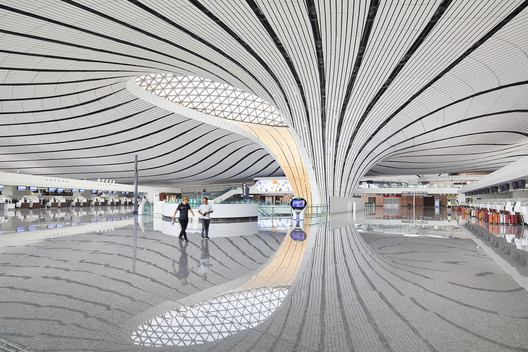 6 Airport Interiors that Enhance Traveling Experience 6 Airport Interiors that Enhance Traveling Experience - Image 5 of 7