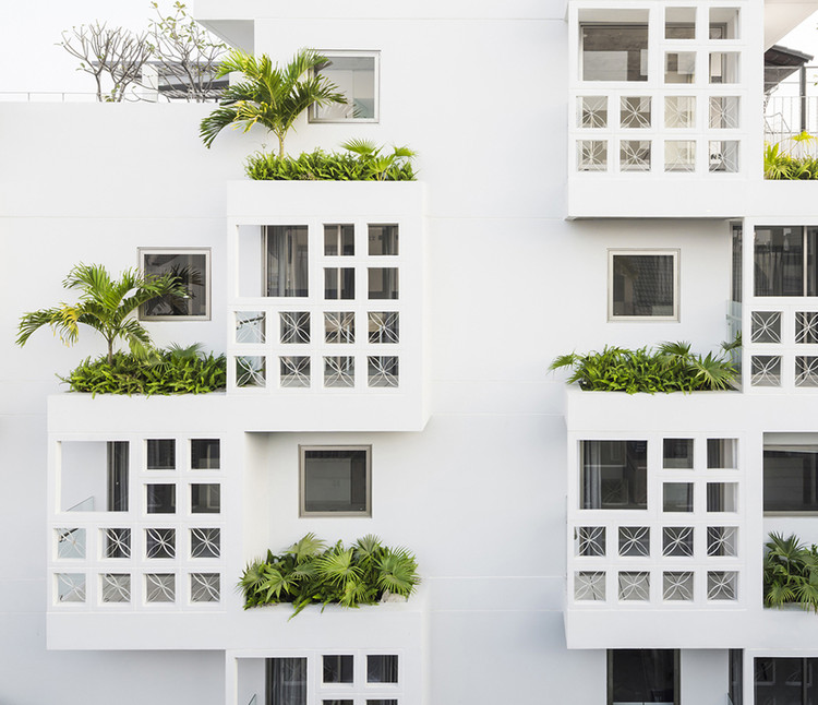 Green Balconies: Gardens with Altitude  - Image 10 of 22