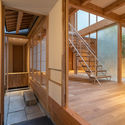 京都日式私宅，借景‘八坂塔’ / AtSpace Architects - 室内图, 酒店建筑, 楼梯