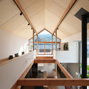 日本挑空山谷住宅 / BAUM - 室内图, 木头, 扶手