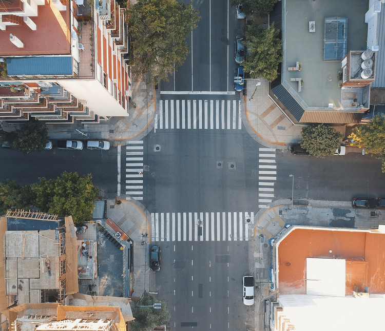 强制隔离期，布宜诺斯艾利斯空荡街道航拍 - 主图