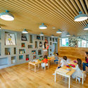 Escuela IBG / HIBINOSEKKEI + Youji no Shiro + Kids Design Labo - Escuelas