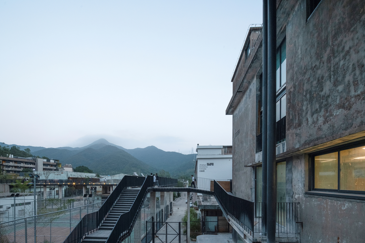 深圳明德学院 / 源计划建筑师事务所 - 建筑图, 楼梯, 扶手, 阳台