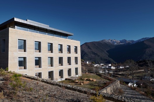 梅里雪山既下山酒店 / 赵扬建筑工作室 - 建筑图, 表皮