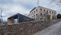 梅里雪山既下山酒店 / 赵扬建筑工作室