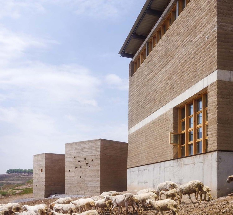 Macha Village Center / OnEarthStudio - More Images