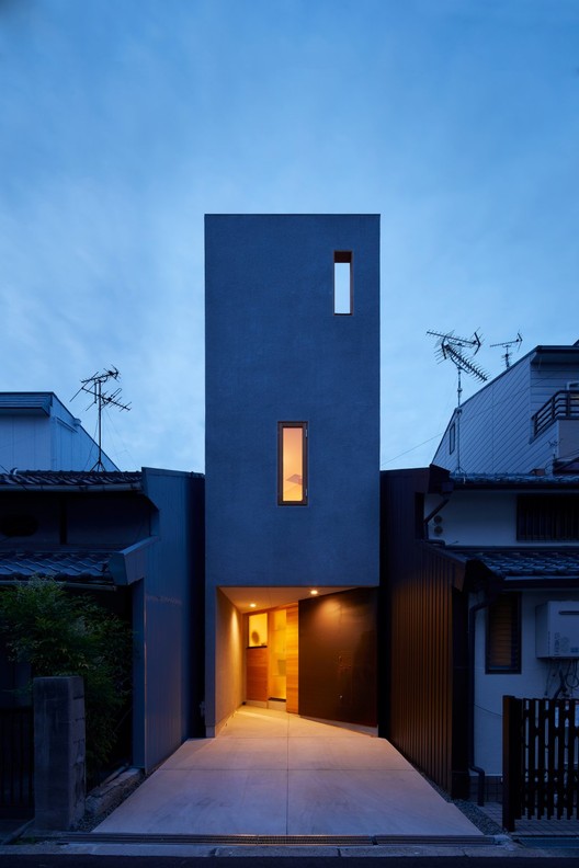 House in Tezukayama / Fujiwaramuro Architects - Windows, Facade