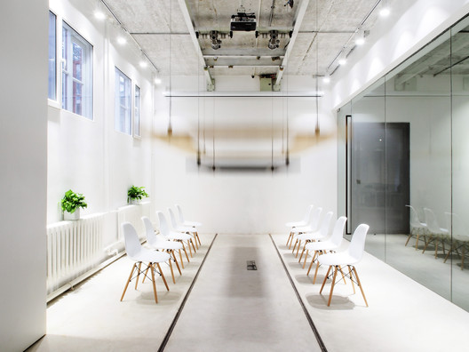 PMA设计事务所办公室 “三重桌” / PMA PMA设计事务所办公室 “三重桌” / PMA - 室内图