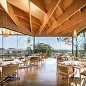 Restaurante Mikuni Izukogen / Kengo Kuma and Associates - Fotografia de Interiores, Sala de Jantar, Madeira, Viga
