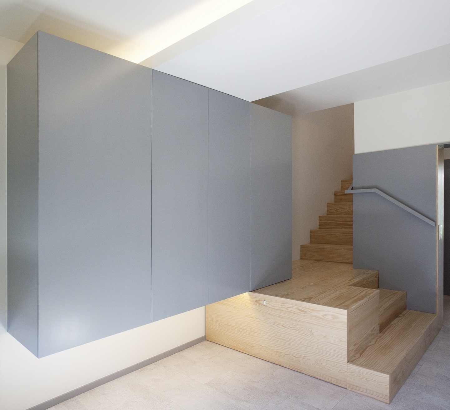 Gallery of The Versatility of Wooden Staircases in Portuguese Houses - 8