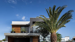 House i10 / Martin arquitetura + engenharia