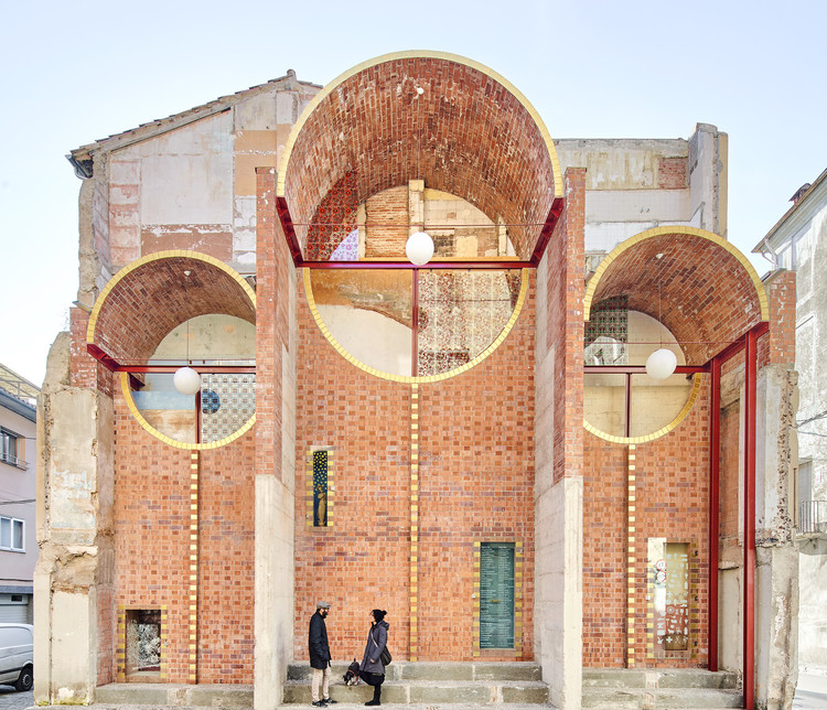 Can Sau. Emergency Scenography / unparelld’arquitectes - More Images