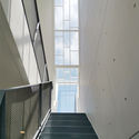 Casa A / Semiotic Arsitek - Fotografía interior, Casas, Escaleras