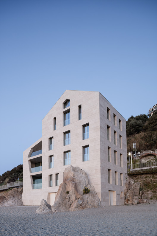 A House in the Sea  / Studio Marco Ciarlo Associati + Studio Daniele - Exterior Photography, Facade