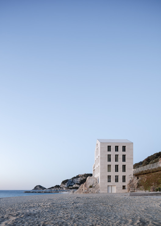 A House in the Sea  / Studio Marco Ciarlo Associati + Studio Daniele - Exterior Photography