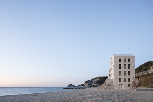 A House in the Sea  / Studio Marco Ciarlo Associati + Studio Daniele - Exterior Photography