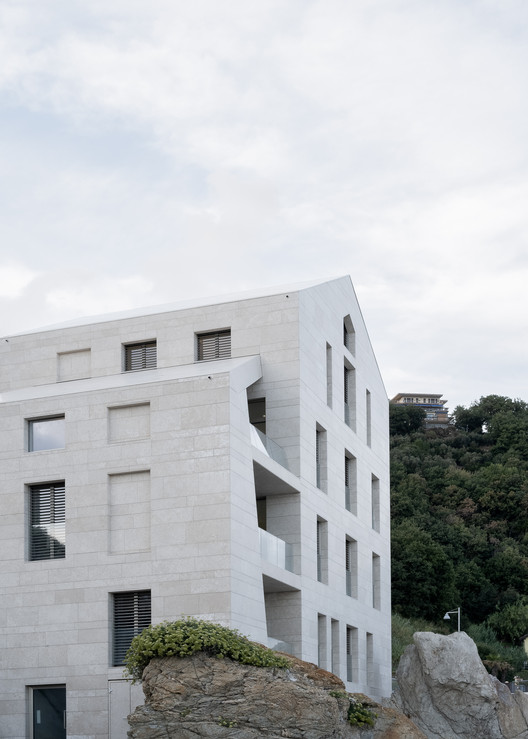A House in the Sea  / Studio Marco Ciarlo Associati + Studio Daniele - Exterior Photography, Facade, Concrete